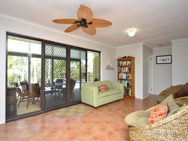 13 Armidale Crescent, Helensvale QLD 4212