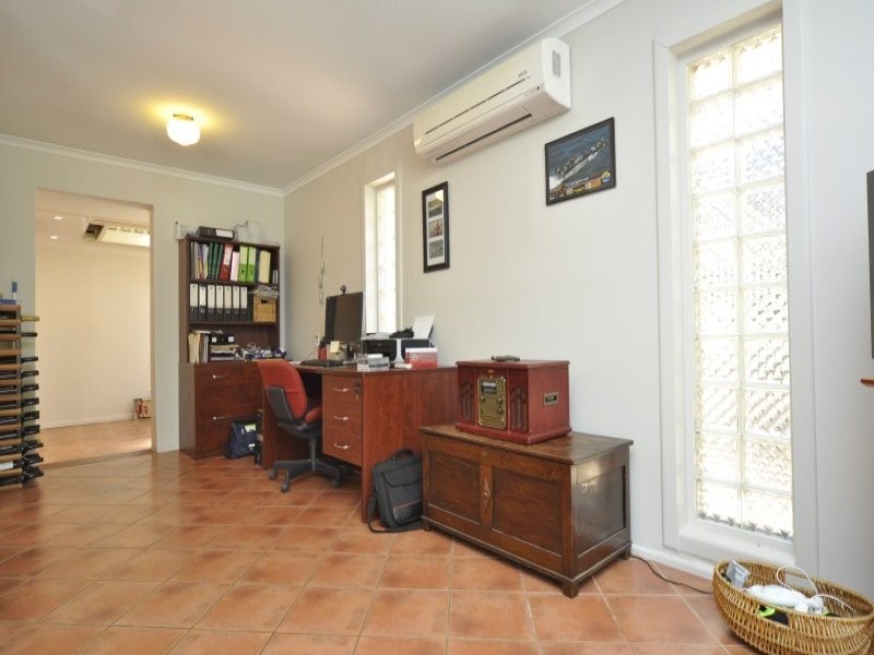 13 Armidale Crescent, Helensvale QLD 4212