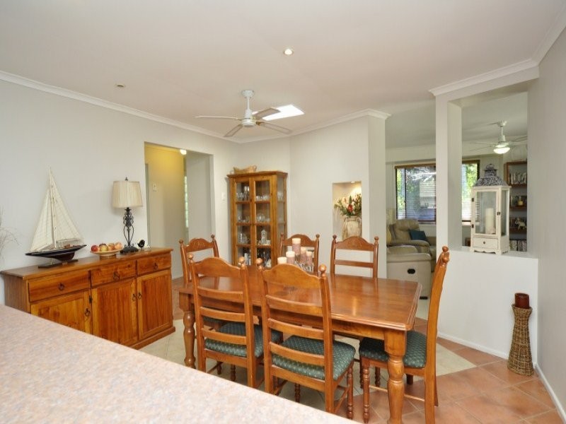 13 Armidale Crescent, Helensvale QLD 4212