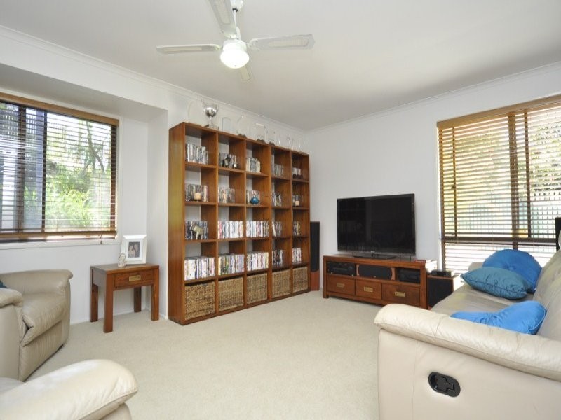 13 Armidale Crescent, Helensvale QLD 4212