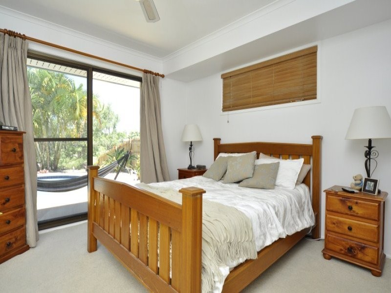 13 Armidale Crescent, Helensvale QLD 4212