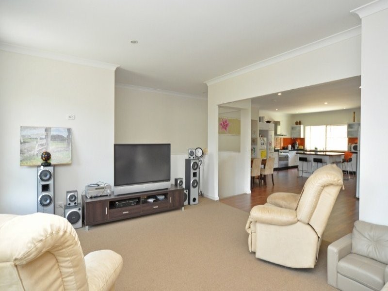 45 Pinnacle Drive, Wongawallan QLD 4210