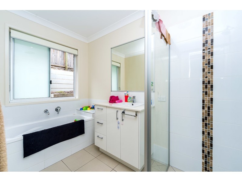 11 Cairnlea Drive, Pimpama QLD 4209