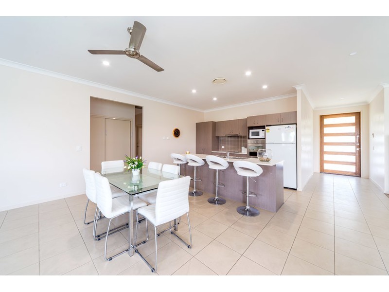 4 Settlers Avenue, Maudsland QLD 4210