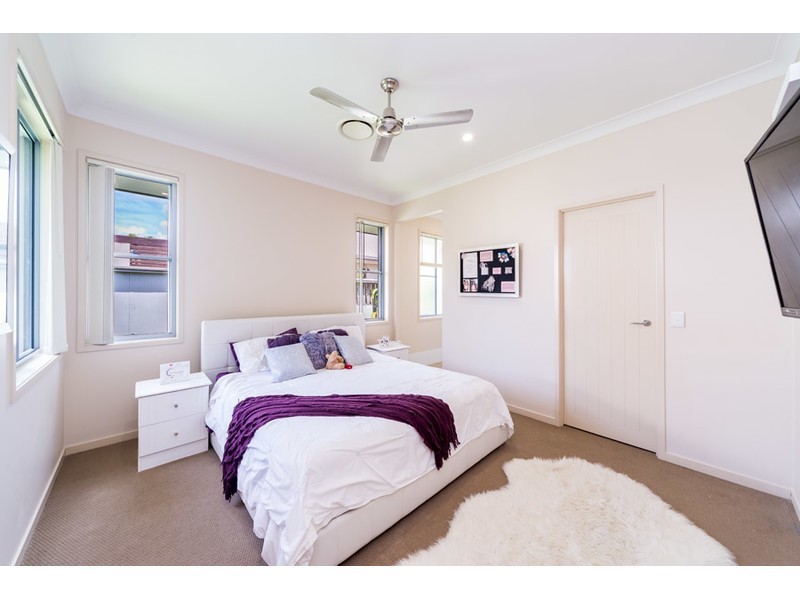 4 Settlers Avenue, Maudsland QLD 4210