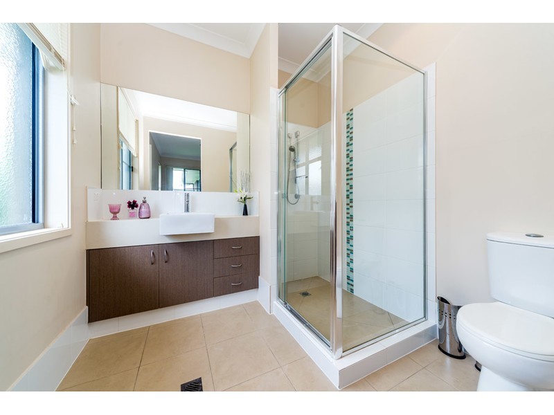 4 Settlers Avenue, Maudsland QLD 4210