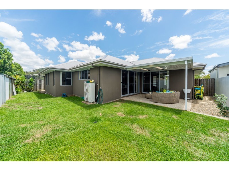 4 Settlers Avenue, Maudsland QLD 4210