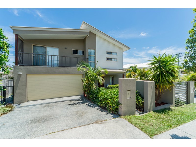 1/18 Fourth Avenue, Labrador QLD 4215