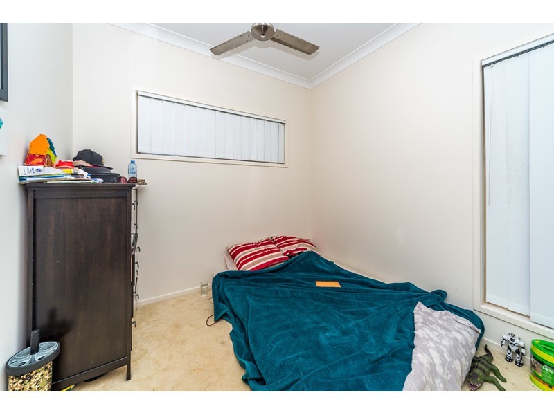 1/18 Fourth Avenue, Labrador QLD 4215