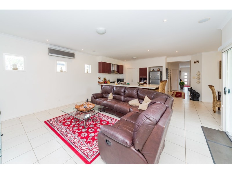 54 Brittany Drive, Oxenford QLD 4210