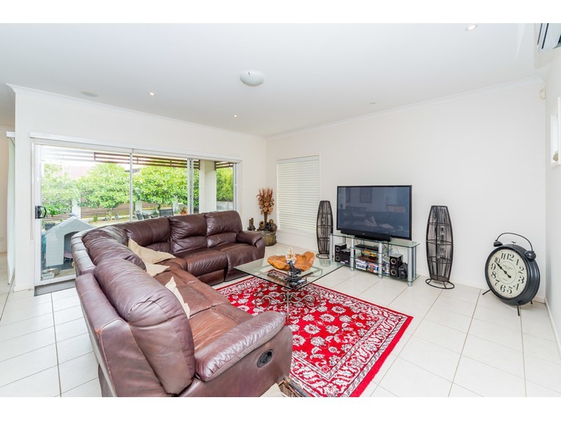 54 Brittany Drive, Oxenford QLD 4210