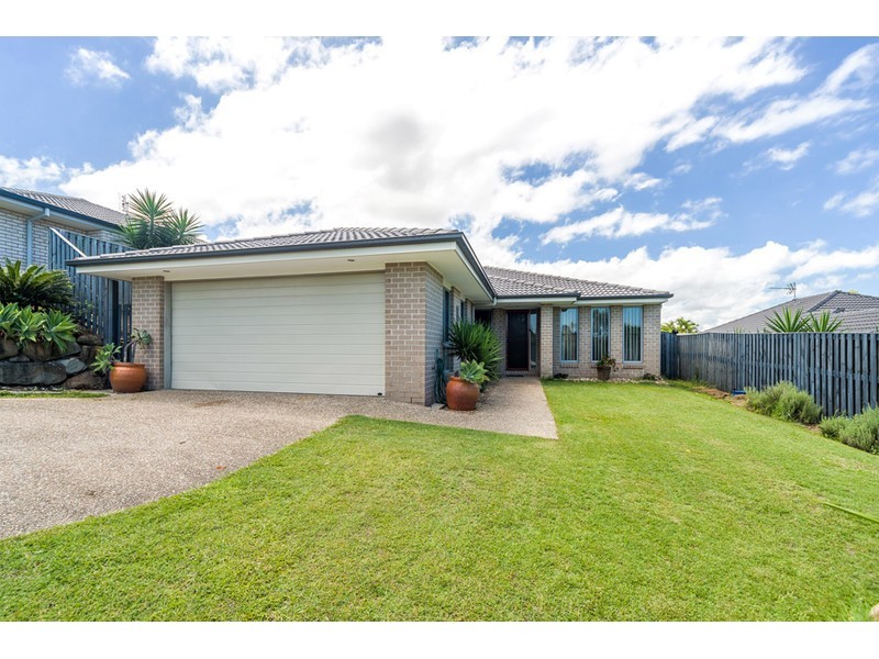 5 Kabi Place, Pacific Pines QLD 4211