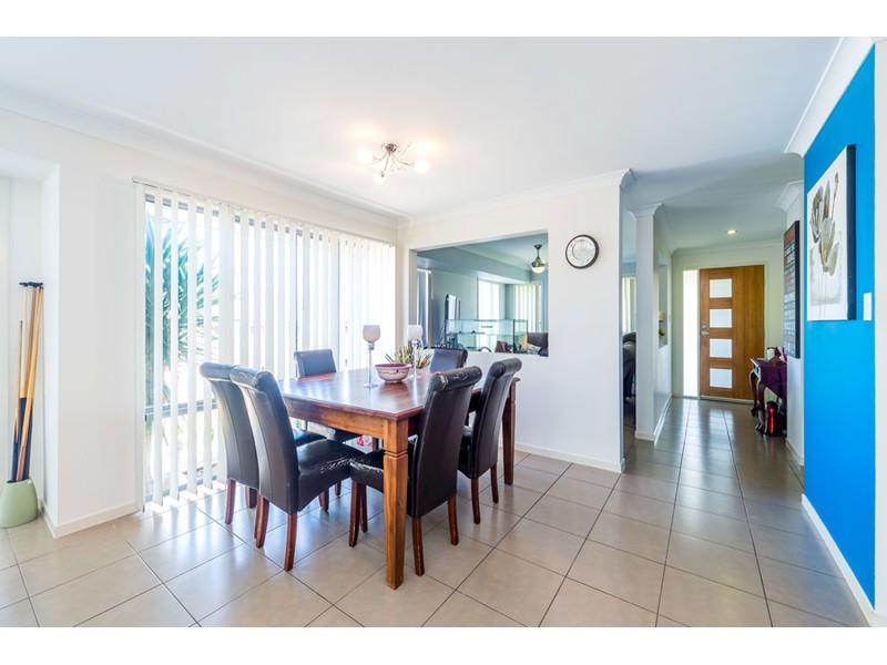 5 Kabi Place, Pacific Pines QLD 4211