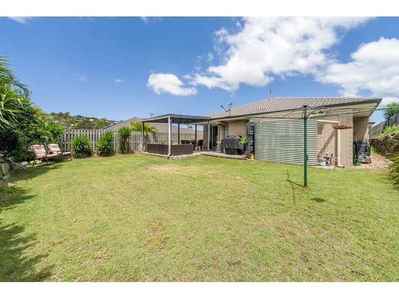 5 Kabi Place, Pacific Pines QLD 4211
