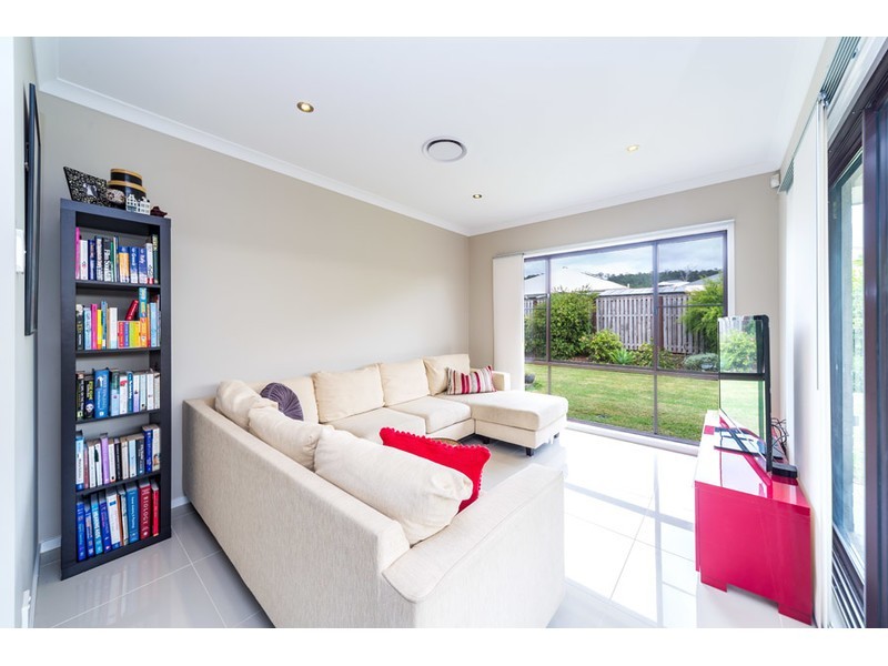 135 Riverstone Crossing, Maudsland QLD 4210