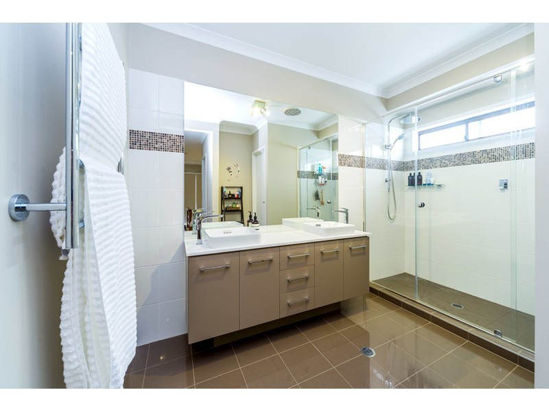 135 Riverstone Crossing, Maudsland QLD 4210