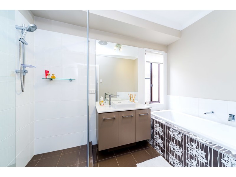 135 Riverstone Crossing, Maudsland QLD 4210
