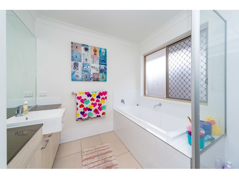 68 Brookside Circuit, Ormeau QLD 4208