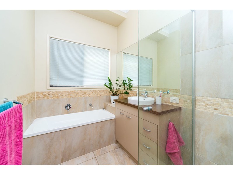 27 Candlebark Circuit, Upper Coomera QLD 4209
