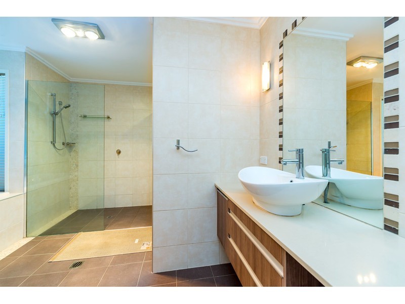 9/239 Brygon Creek Drive, Upper Coomera QLD 4209