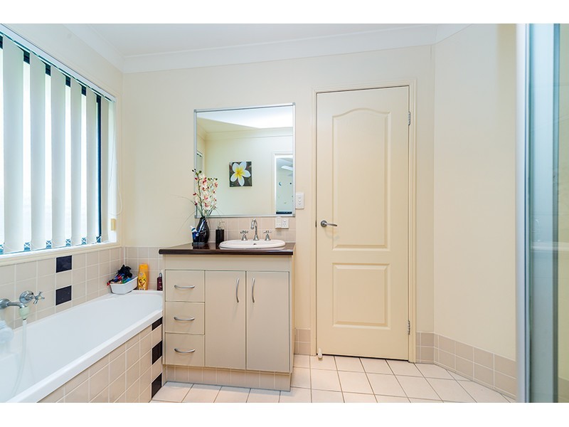 15 Matthews Crescent, Pimpama QLD 4209