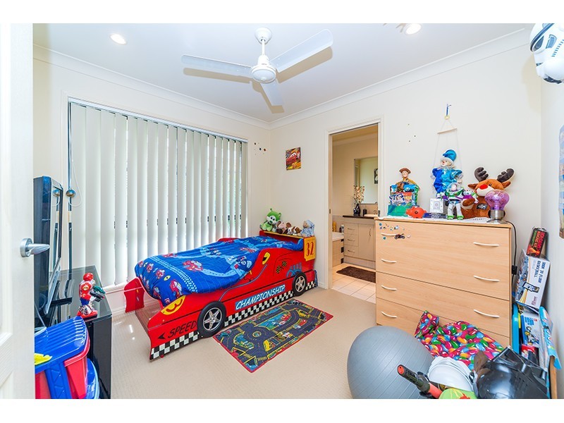 15 Matthews Crescent, Pimpama QLD 4209