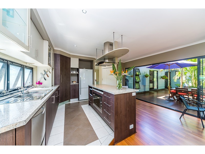 316 Oxley Drive, Coombabah QLD 4216