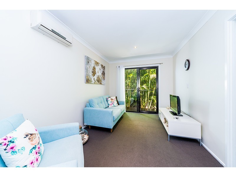 316 Oxley Drive, Coombabah QLD 4216