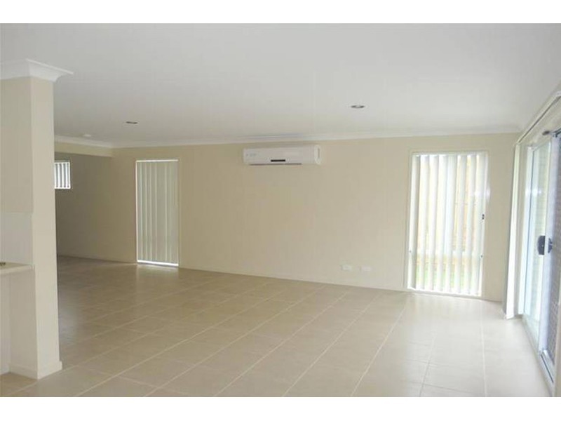 27 Chrome Drive, Pimpama QLD 4209