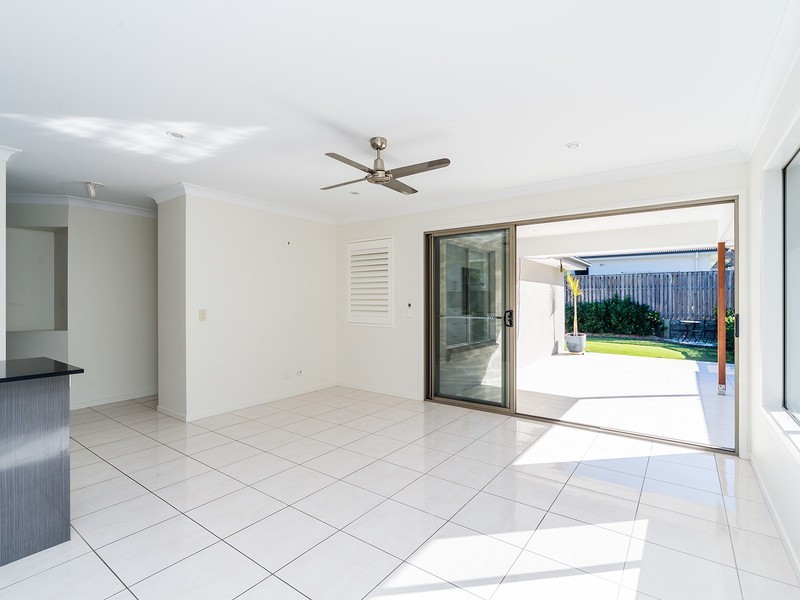 4 Summerstone Place, Maudsland QLD 4210