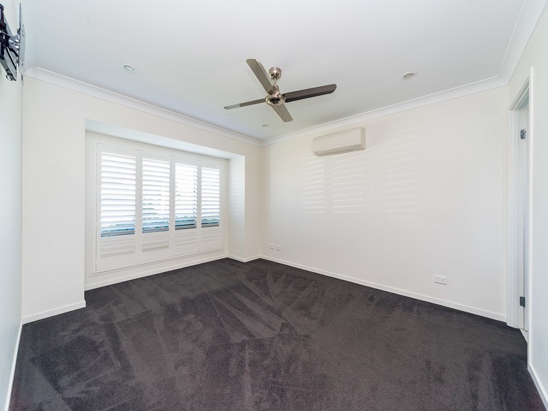 4 Summerstone Place, Maudsland QLD 4210
