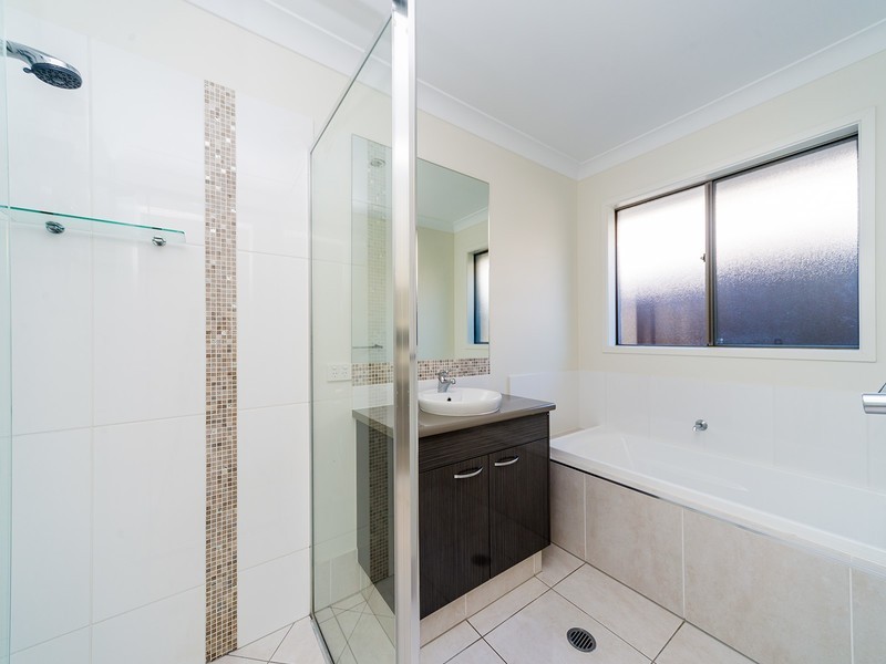 4 Summerstone Place, Maudsland QLD 4210