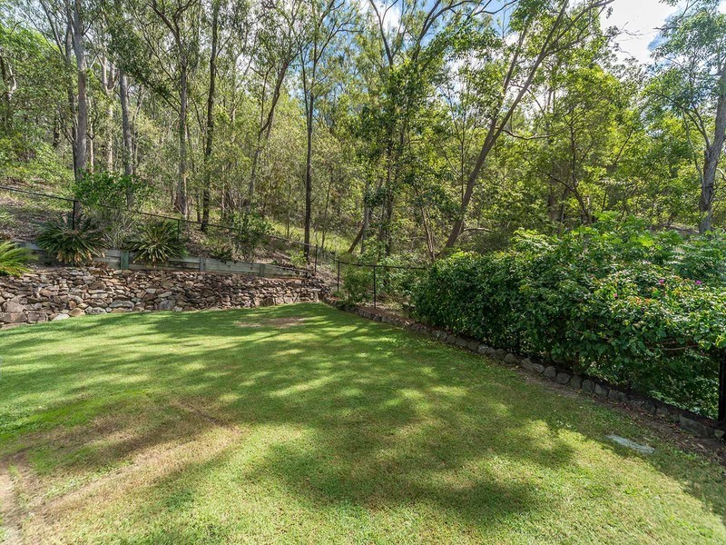 6 Woodbridge Place, Oxenford QLD 4210