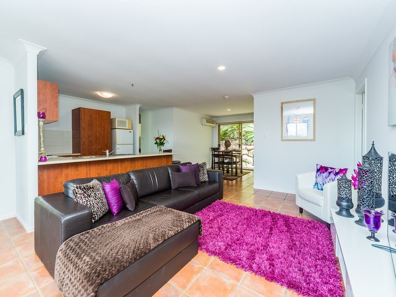 6 Woodbridge Place, Oxenford QLD 4210