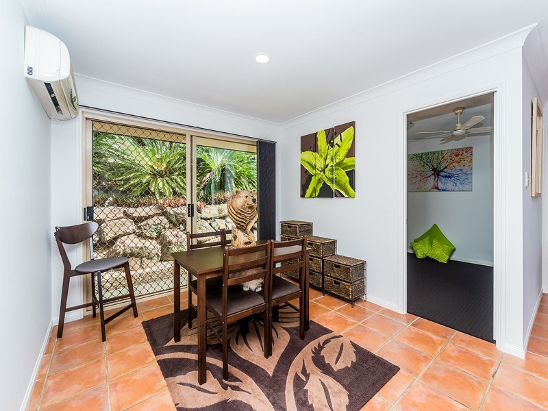 6 Woodbridge Place, Oxenford QLD 4210