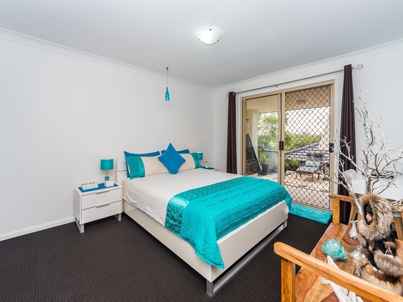 6 Woodbridge Place, Oxenford QLD 4210