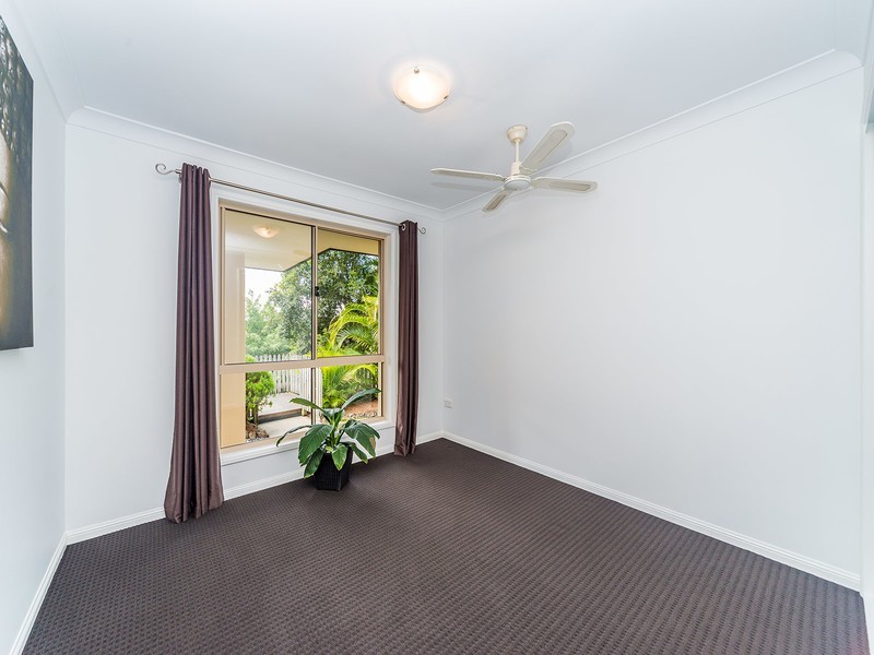 6 Woodbridge Place, Oxenford QLD 4210