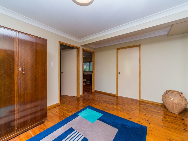 140 Glade Drive, Gaven QLD 4211