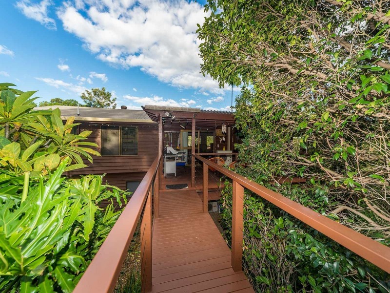 140 Glade Drive, Gaven QLD 4211