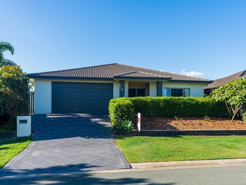 4 Savannah Avenue, Oxenford QLD 4210