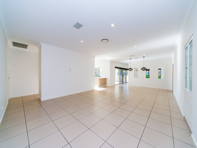 4 Savannah Avenue, Oxenford QLD 4210