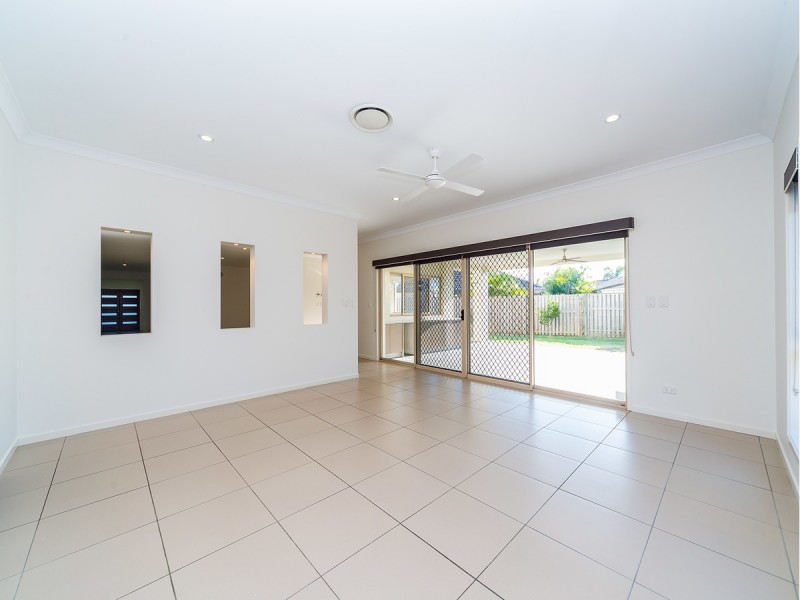 4 Savannah Avenue, Oxenford QLD 4210