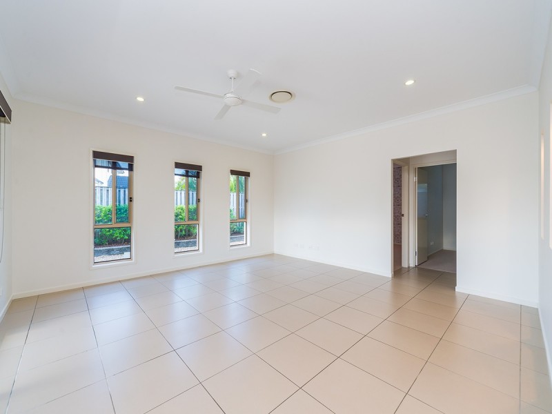 4 Savannah Avenue, Oxenford QLD 4210