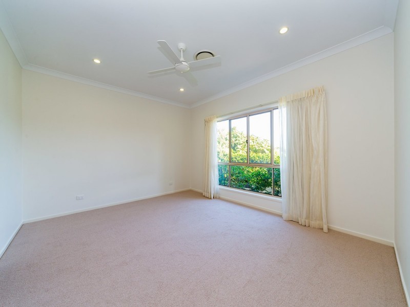 4 Savannah Avenue, Oxenford QLD 4210