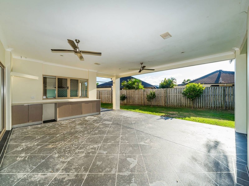 4 Savannah Avenue, Oxenford QLD 4210