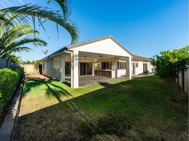 4 Savannah Avenue, Oxenford QLD 4210