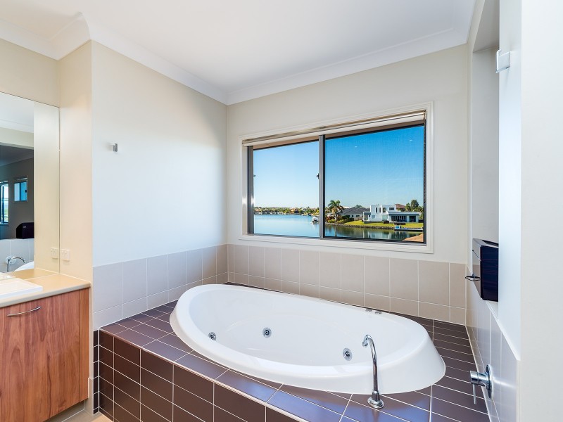 78 The Peninsula, Helensvale QLD 4212