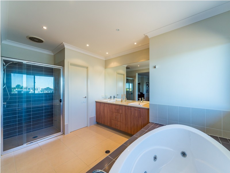 78 The Peninsula, Helensvale QLD 4212