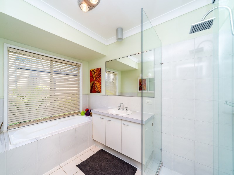 5 Lismore Drive, Helensvale QLD 4212