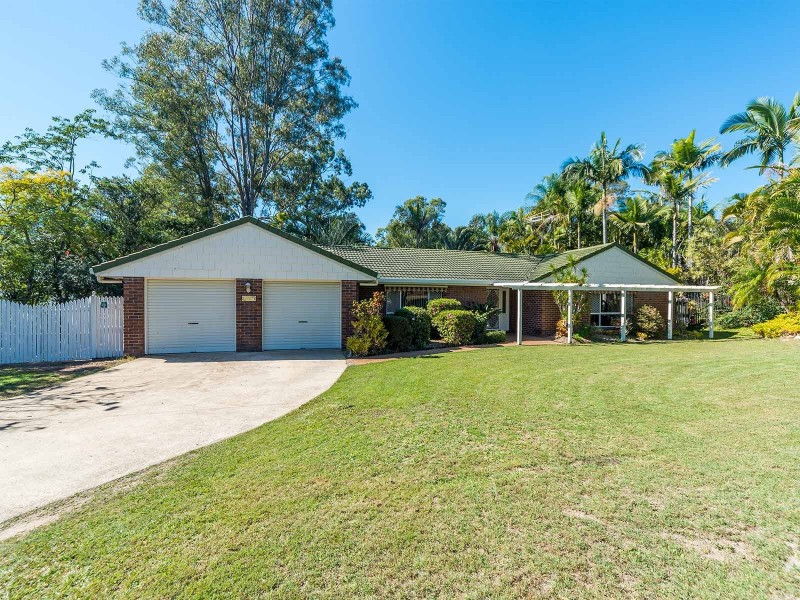 90 California Drive, Oxenford QLD 4210